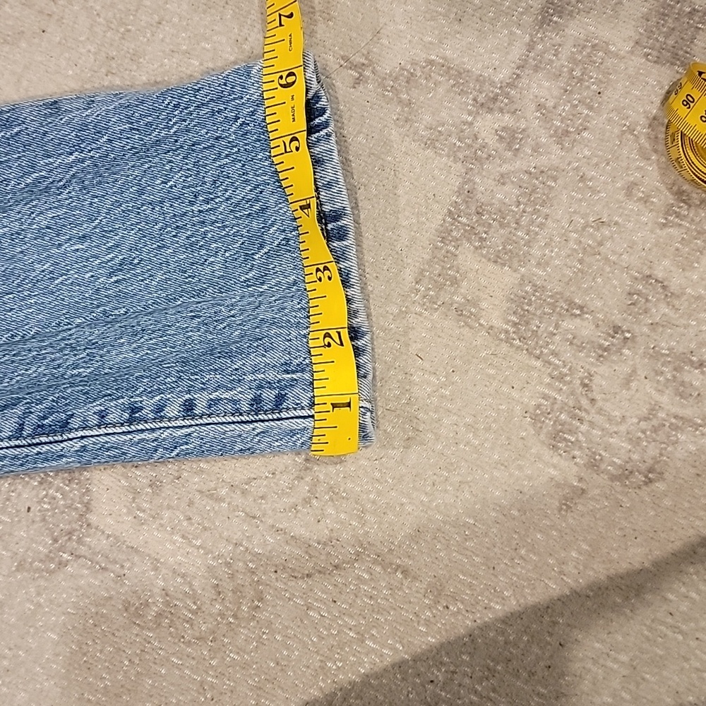 Levi's Women's Light Blue Straight Leg Jeans~Size W27 L32 - Picture 8 of 9